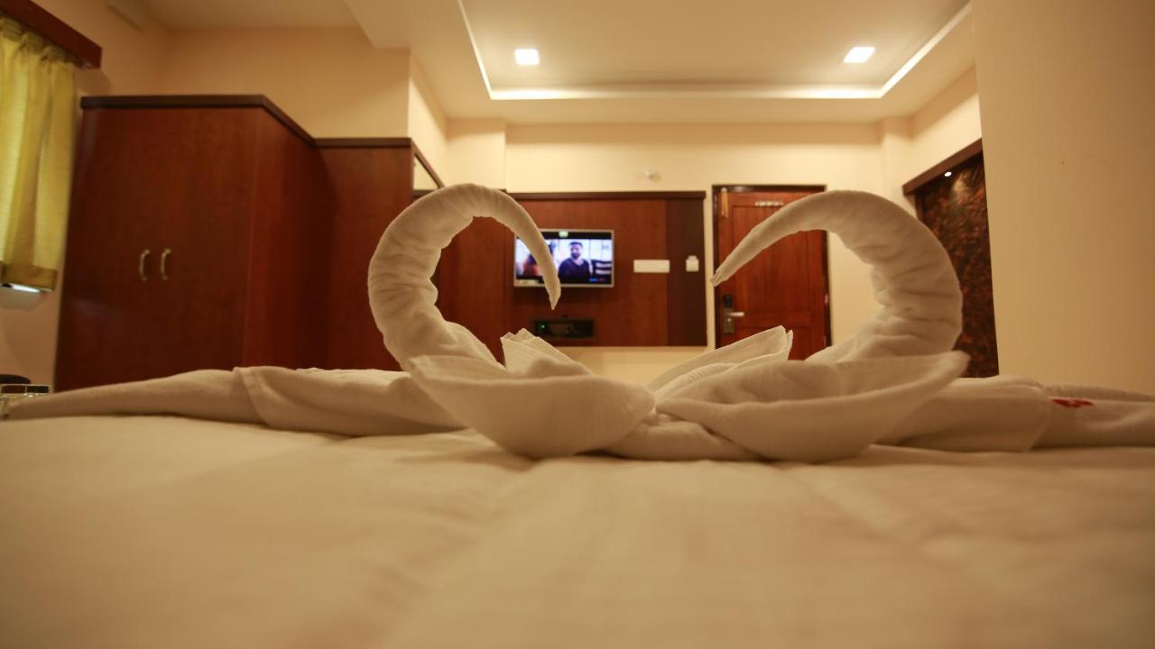 Hotel Apple Suites Bangalore Ngoại thất bức ảnh